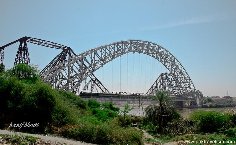 Bridge in Sukkur. Ayub Bridge and Lansdowne Bridge Rohri