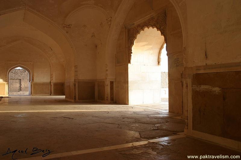 Mosque, near Derawar Fort