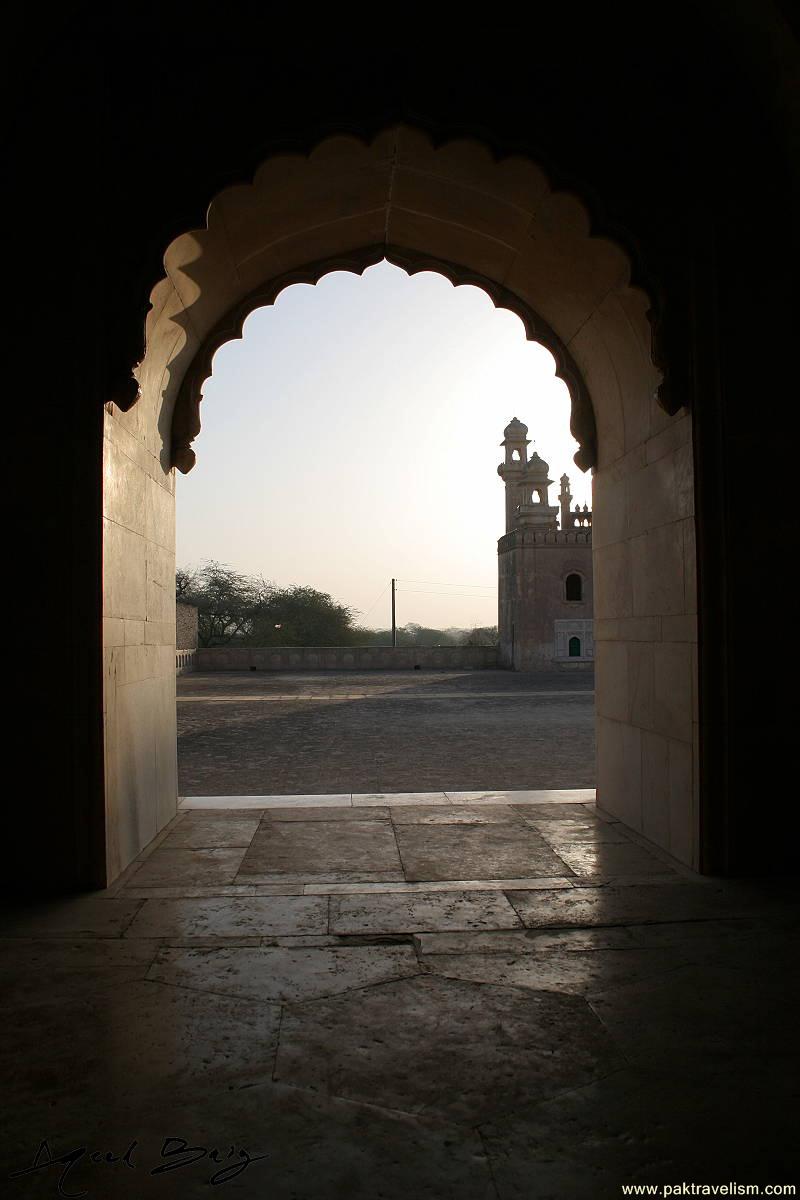 Mosque, near Derawar Fort