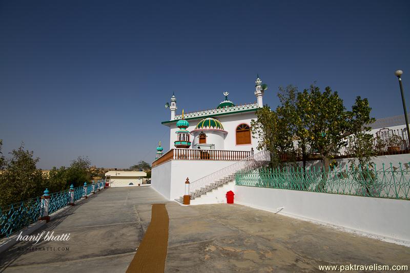 Tomb of Samandari Baba, Karachi